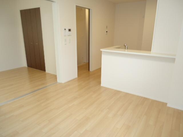 物件内観写真4　(リビング(イメージ))