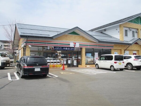 セブンイレブン 上山河崎店 0.1km