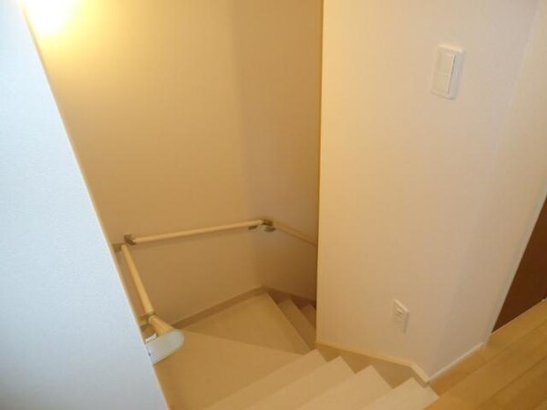 内装他(階段(イメージ))