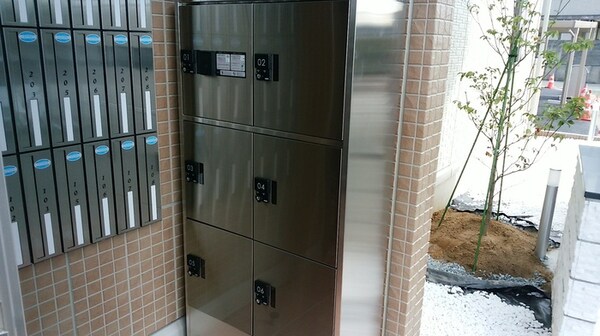 エントランス(宅配BOX)
