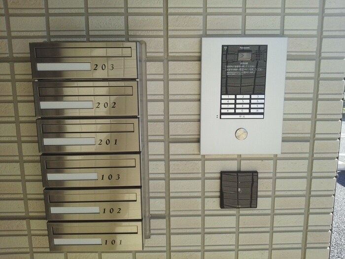 物件外観写真3　(エントランス)