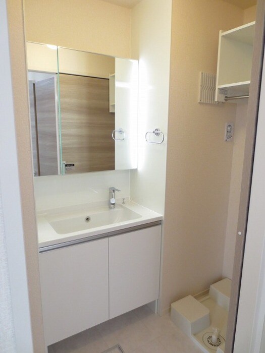 物件内観写真6　(洗面室)