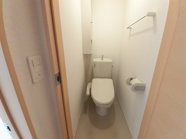 物件内観写真8　(トイレ)