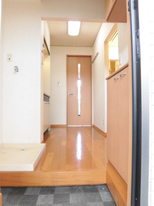 物件内観写真8　(玄関（内側）)