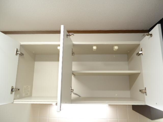 物件内観写真17　(キッチン吊戸棚(イメージ))