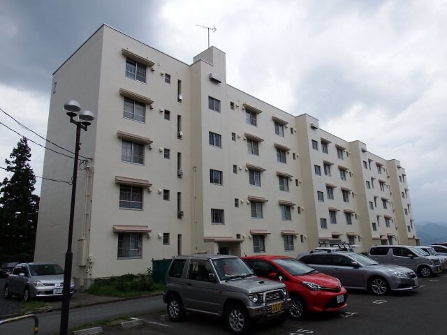 物件外観写真2　(2号棟外観)