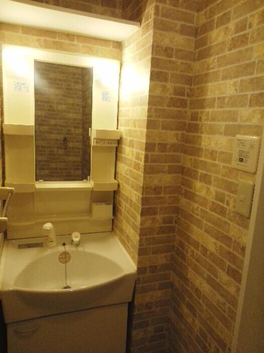 物件内観写真8　(洗髪洗面化粧台)