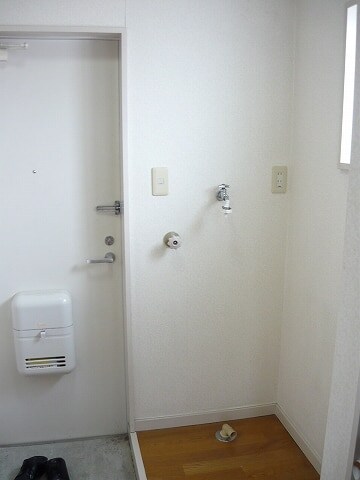 物件内観写真10　(玄関)