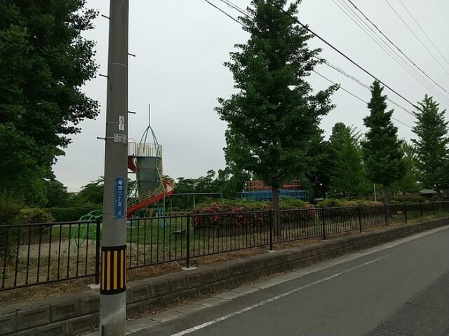 物件外観写真4　(篭田中央公園（380ｍ）)