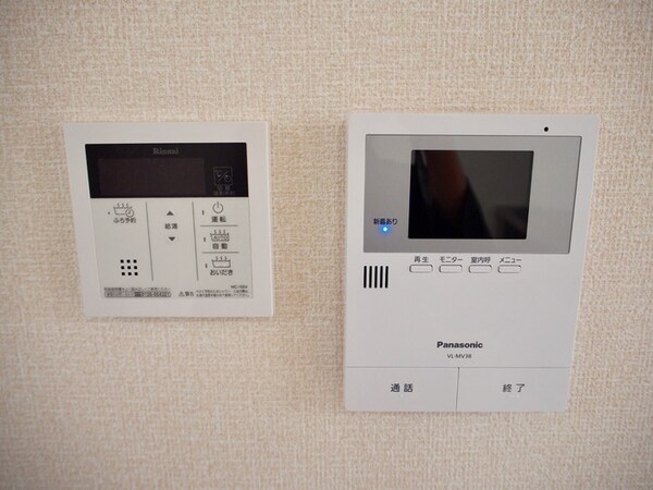 建物設備(給湯リモコン・モニター付きインターホン)