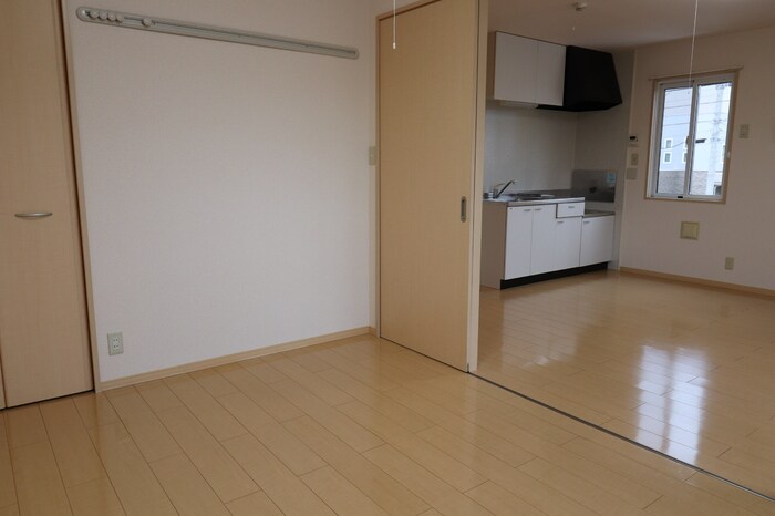 物件内観写真3　(洋室)