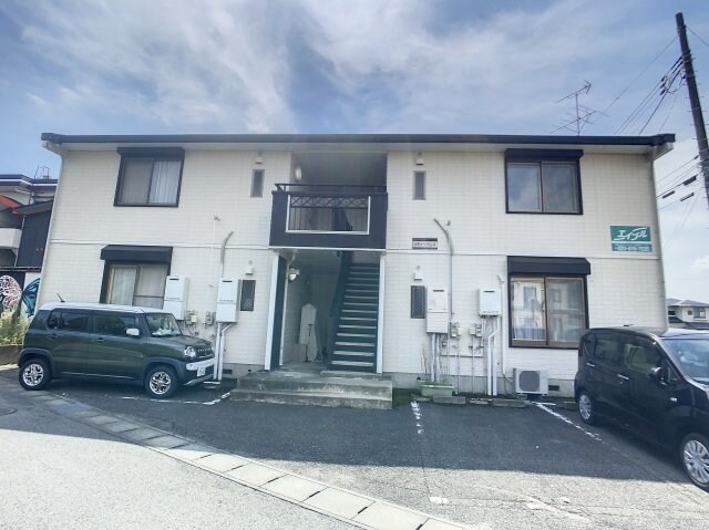 物件外観写真1　(きれいな外観です)