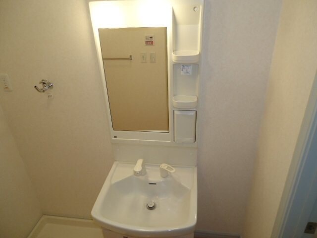 物件内観写真22　(温水シャワー付洗面化粧台)