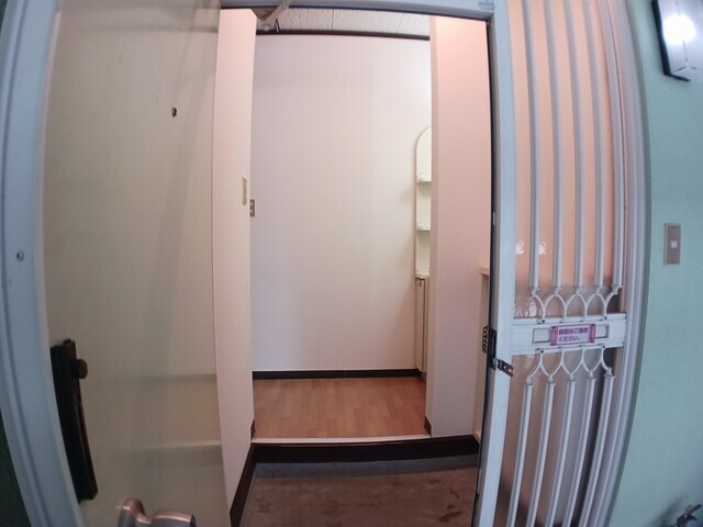 物件内観写真12　(玄関)