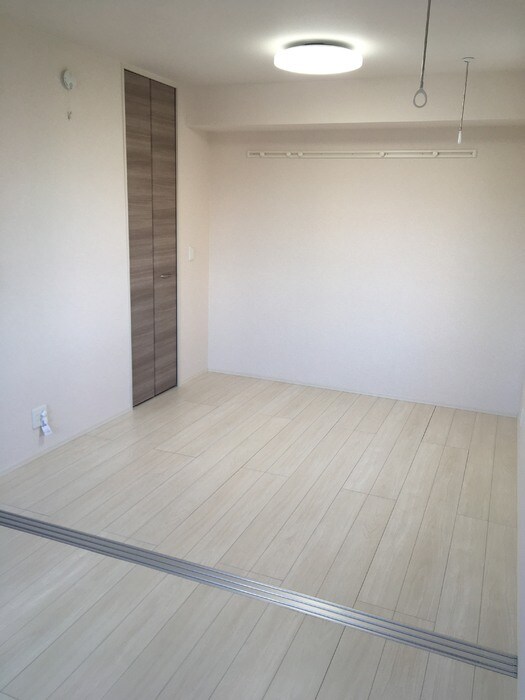 物件内観写真5　(洋室)