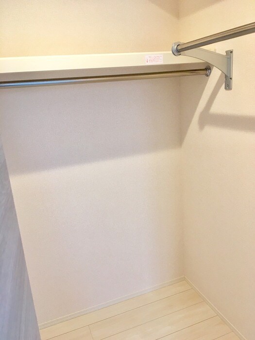 物件内観写真8　(ウォークインクローゼット)