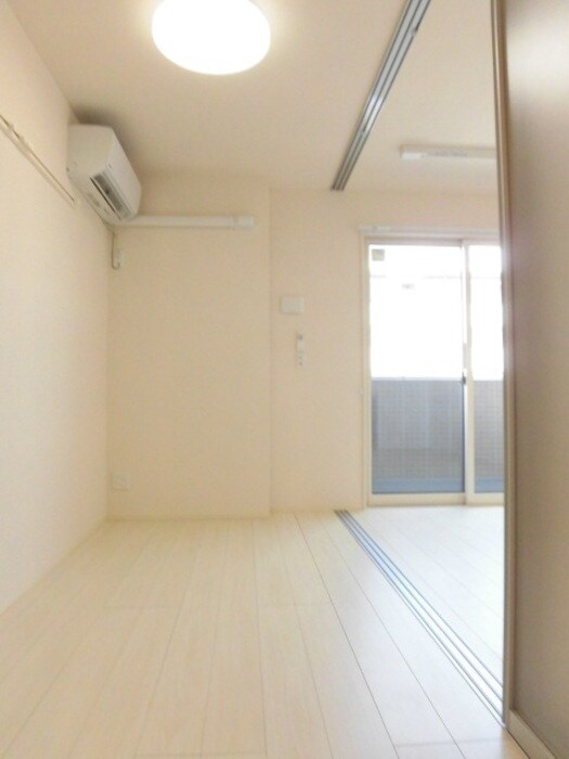 物件内観写真6　(洋室)