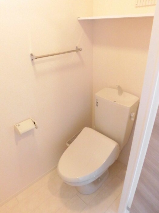 物件内観写真8　(トイレ)
