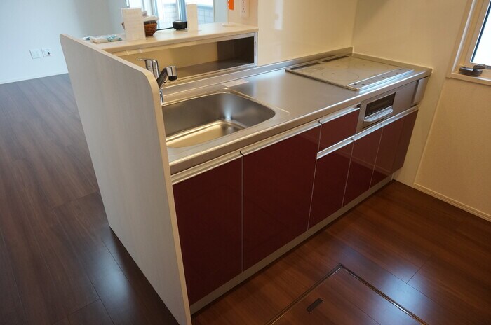 物件内観写真3　(3口IHコンロ付システムキッチン)