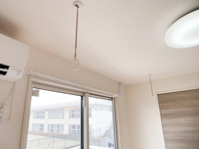 物件内観写真13　(室内物干し)