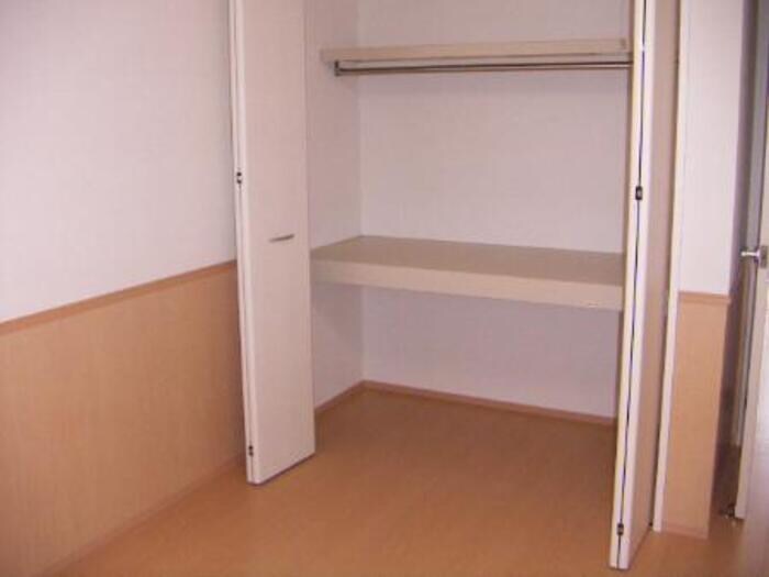 物件内観写真4　(クローゼット)