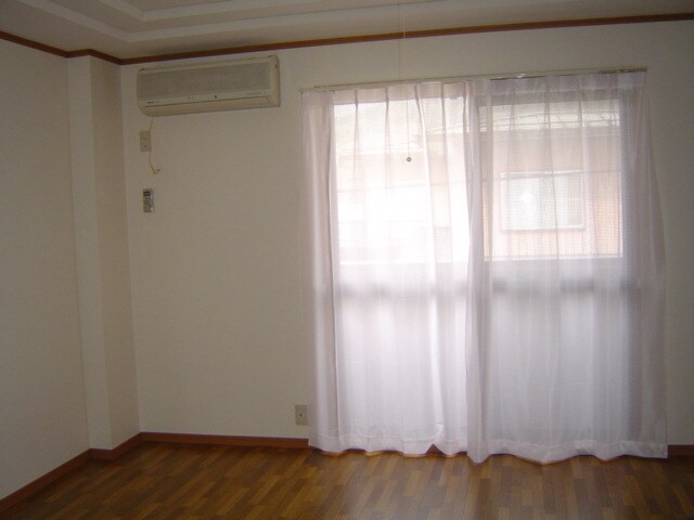 物件内観写真10　(洋室)