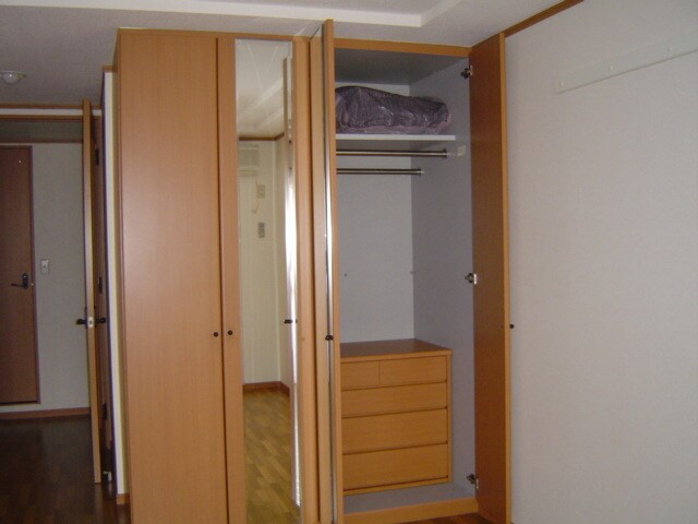 物件内観写真11　(洋室)