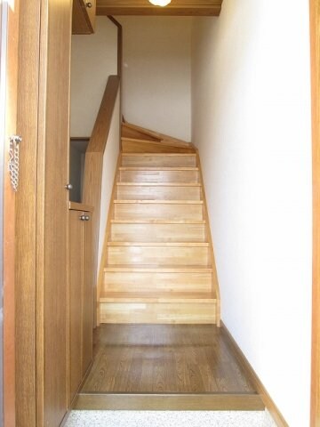 物件内観写真7　(玄関)