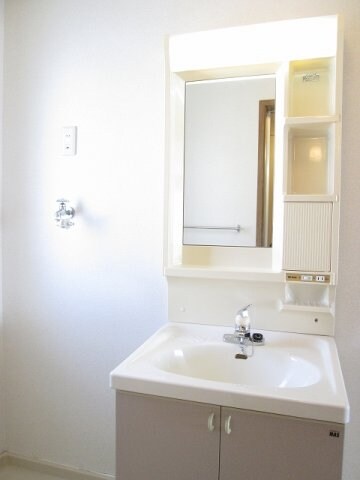 物件内観写真8　(洗面所)