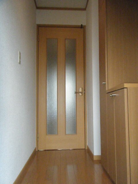 物件内観写真7　(玄関)