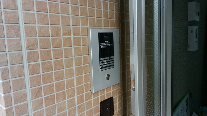 物件外観写真3　(エントランス)