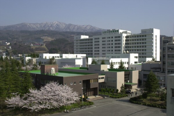周辺環境(山形大学医学部附属病院 558m)