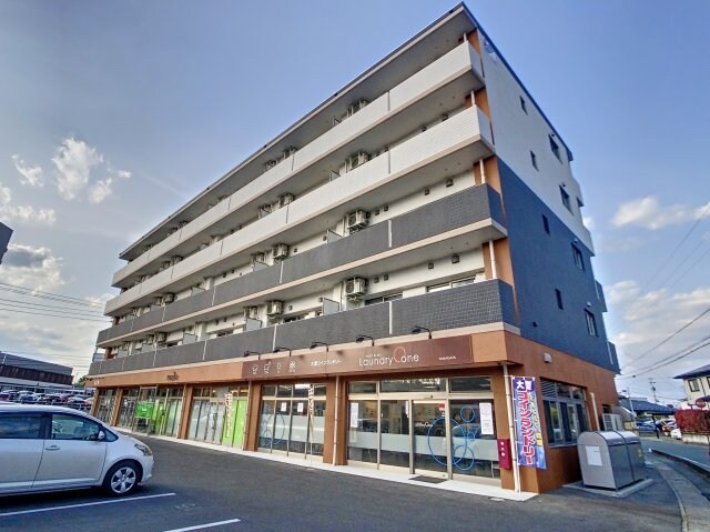 物件外観写真1　(きれいな外観です)