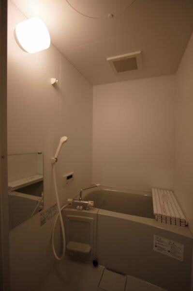 物件内観写真5　(お風呂で日々の疲れを落としましょう)