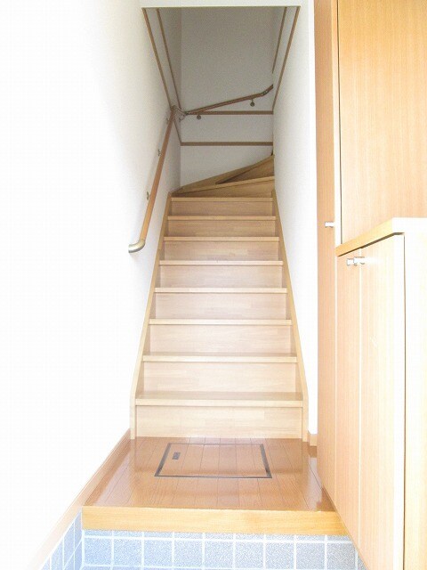 物件内観写真7　(玄関)