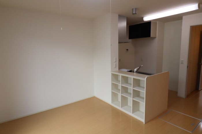 物件内観写真2　(LDK)