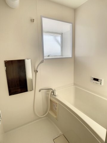 物件内観写真12　(日々の暮らしに欠かせないお風呂です)