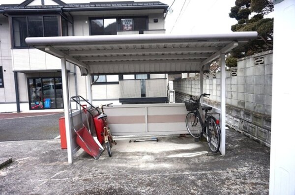 建物設備(駐輪場)
