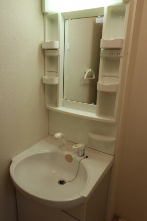 物件内観写真6　(洗面台)