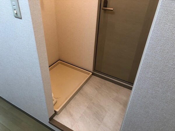 内装他(脱衣所)