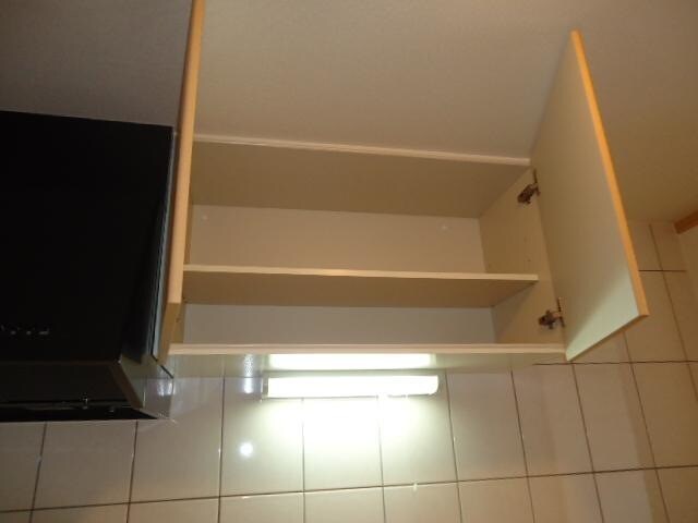 物件内観写真9　(キッチン吊り戸棚(イメージ))