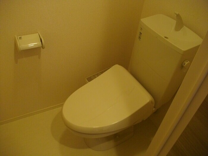 物件内観写真8　(トイレ)