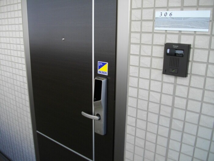 物件内観写真10　(玄関前)