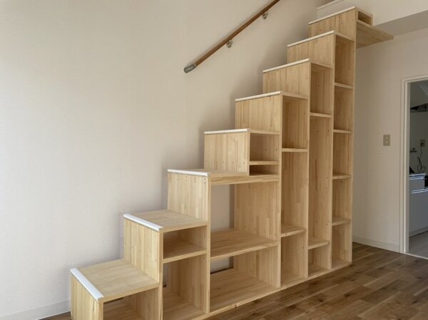 内装他(階段収納)