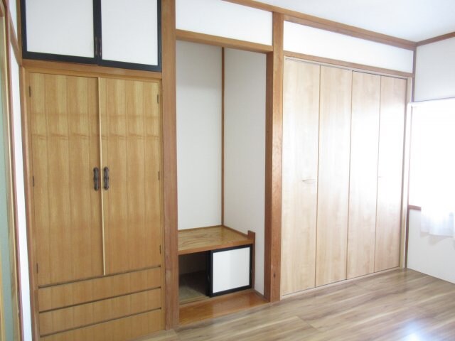 物件内観写真10　(ゆったりとしたリビングです)