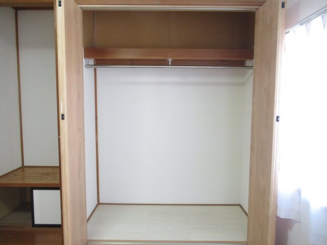 物件内観写真28　(大きなスペースがあり、収納には困りません)