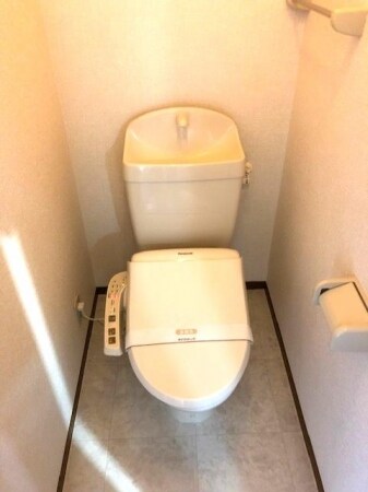 物件内観写真8　(トイレ)