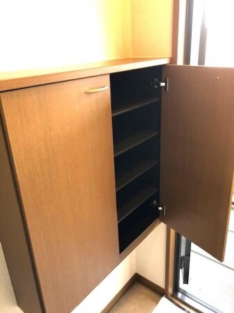 物件内観写真10　(玄関)