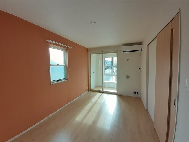 物件内観写真4　(居室・リビング)