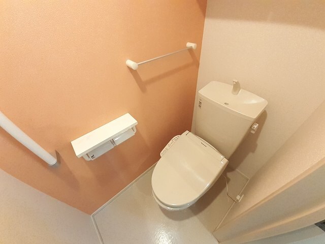 物件内観写真8　(トイレ)